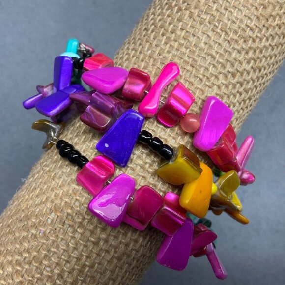 Rainbow MOP Shell Bracelet 7 In Memory Wire Multicolor Pride Black Mermaid Glam - Picture 6 of 7